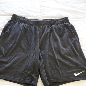 Men's XL Nike drawstring shorts, EUC🎉